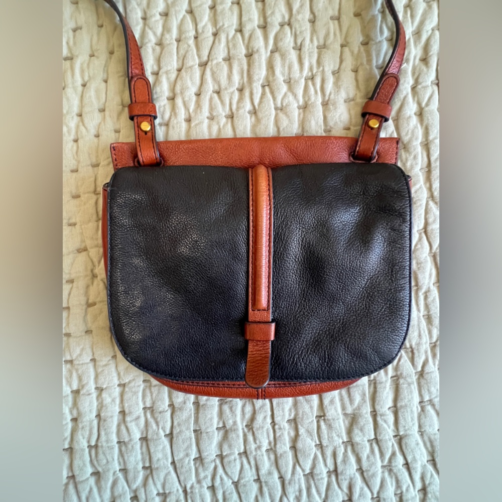 Fossil Tan and Black Leather Crossbody Purse